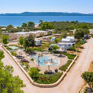 Campeggio Mobile Homes At, Ugljan